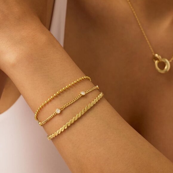 18K Gold Plated Chain Bracelet Pack for Women | Jewelry Set of 5 Stackable Brace - Picture 2 of 4